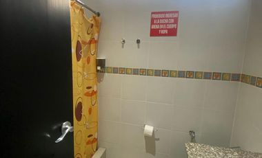 SALINAS, AMPLIA CASA CERCA DEL MAR, CON 4 DORMITORIOS Y PISCINA