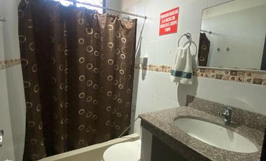 SALINAS, AMPLIA CASA CERCA DEL MAR, CON 4 DORMITORIOS Y PISCINA