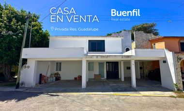 Casa de 2 plantas en privada céntrica