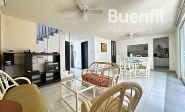 Casa de 2 plantas en privada céntrica