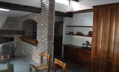 CASA RECIEN REMODELADA A UNA CUADRA DE MONTE LIBANO