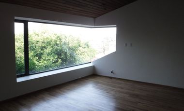 CASA RECIEN REMODELADA A UNA CUADRA DE MONTE LIBANO
