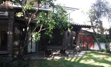 CASA RECIEN REMODELADA A UNA CUADRA DE MONTE LIBANO
