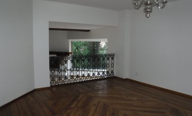 CASA RECIEN REMODELADA A UNA CUADRA DE MONTE LIBANO