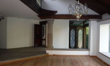 CASA RECIEN REMODELADA A UNA CUADRA DE MONTE LIBANO