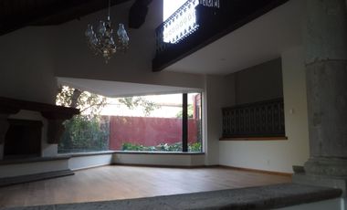CASA RECIEN REMODELADA A UNA CUADRA DE MONTE LIBANO