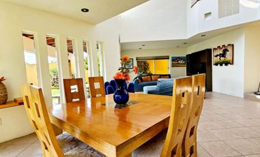 Casa en venta en Oaxtepec, Morelos.