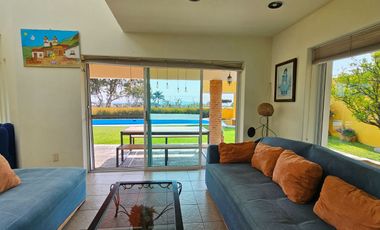 Casa en venta en Oaxtepec, Morelos.