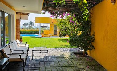 Casa en venta en Oaxtepec, Morelos.