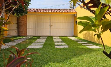 Casa en venta en Oaxtepec, Morelos.