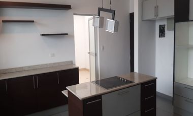 ARRIENDO, el Colibrí, propiedad con 900m2 de terreno y 360m2 de construcción, alcoba planta baja