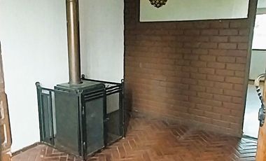 Gran Terreno, Ideal Para Remodelar, Piscina, Colegios, Metro