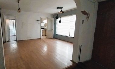 Gran Terreno, Ideal Para Remodelar, Piscina, Colegios, Metro