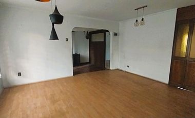 Gran Terreno, Ideal Para Remodelar, Piscina, Colegios, Metro