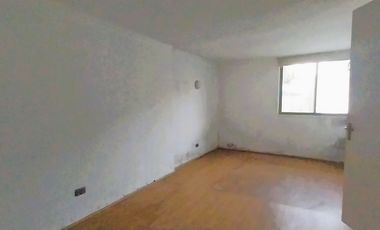 Gran Terreno, Ideal Para Remodelar, Piscina, Colegios, Metro