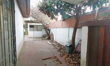 Gran Terreno, Ideal Para Remodelar, Piscina, Colegios, Metro