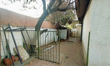 Gran Terreno, Ideal Para Remodelar, Piscina, Colegios, Metro