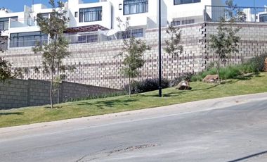 SE VENDE TERRENO EN ESQUINA EN COTO LISTER ZIMALTA