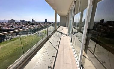 Casa con 3 recámaras y cuarto de servicio. El Campanario, RENTA