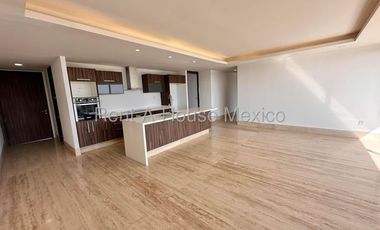 Casa con 3 recámaras y cuarto de servicio. El Campanario, RENTA