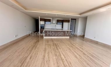 Casa con 3 recámaras y cuarto de servicio. El Campanario, RENTA