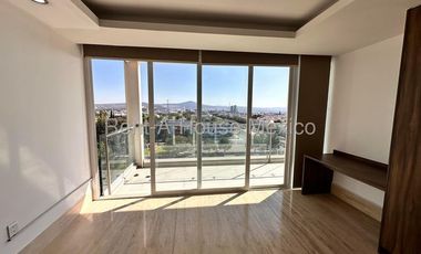 Casa con 3 recámaras y cuarto de servicio. El Campanario, RENTA