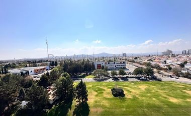 Casa con 3 recámaras y cuarto de servicio. El Campanario, RENTA