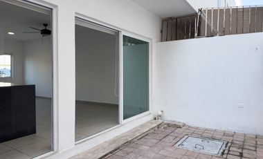 CASA A LA VENTA EN PLAYA DEL CARMEN, 3 RECAMARAS