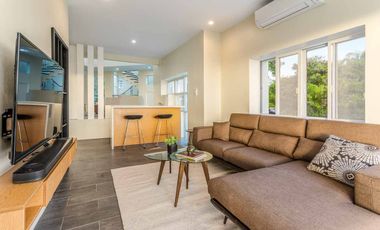 Luxurious Modern House with Ocean View in Alta Vista Residences