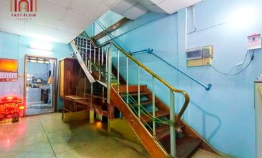 Selling a townhouse in the Thara Buasawan project, on the main road of Asia, Mahathep Alley, near Central Nakhon Sawan SU