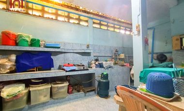 Selling a townhouse in the Thara Buasawan project, on the main road of Asia, Mahathep Alley, near Central Nakhon Sawan SU