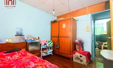 Selling a townhouse in the Thara Buasawan project, on the main road of Asia, Mahathep Alley, near Central Nakhon Sawan SU