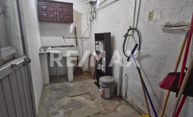CASA AMPLIADA EN VENTA EN LOMAS VIRREYES