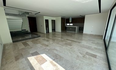 Casa con alberca en Fracc. La Espiga, Querétaro.