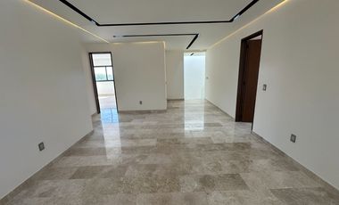 Casa con alberca en Fracc. La Espiga, Querétaro.