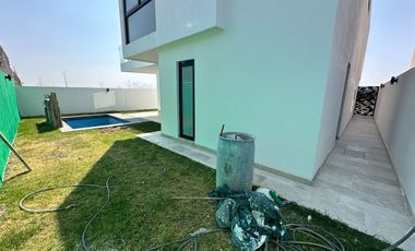 Casa con alberca en Fracc. La Espiga, Querétaro.