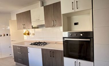 Vendo casa en Condominio del Real 3 Sector Residencial Jardin del Este a pasos de calle Vicente Mendez comuna de Chillán