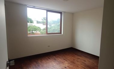 Las Gardenias Surco amplio departamento cerca a parque