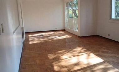 Gran Departamento 4 Ambientes en Belgrano con Cochera Fija