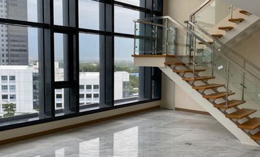 Last 4 Bedroom Penthouse with Roof Terrance and Pool For Sale in Albany BGC