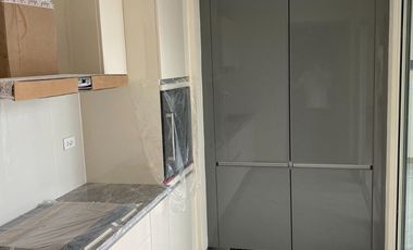 Last 4 Bedroom Penthouse with Roof Terrance and Pool For Sale in Albany BGC