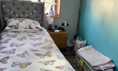 SE VENDE HERMOSA Y ACOGEDORA CASA CON PISCINA A PASOS DE LA ESTACIÓN SARGENTO ALDEA EN VILLA ALEMANA - V REGIÓN!