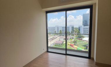 For Sale 3 Bedroom Rent to Own Condo with FREE parking in Albany Yorkshire BGC