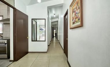 EN VENTA LINDA CASA EN LA REINA