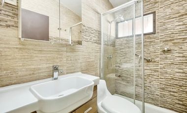 EN VENTA LINDA CASA EN LA REINA