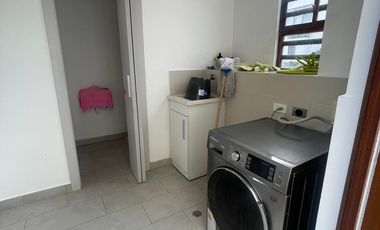 Casa Amoblada en Alquiler - Urbanización Manta Tenis