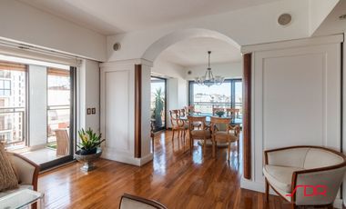 Impecable Piso Muy Luminoso con Cochera Fija - Palermo Chico
