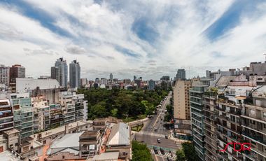 Impecable Piso Muy Luminoso con Cochera Fija - Palermo Chico