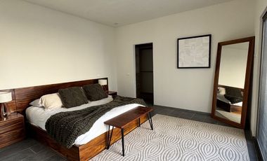 Casa con recámara en PB con vestidor y baño