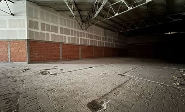 SE RENTA LOCAL COMERCIAL PLAZA CENTRO MAYOR ZAVALETA